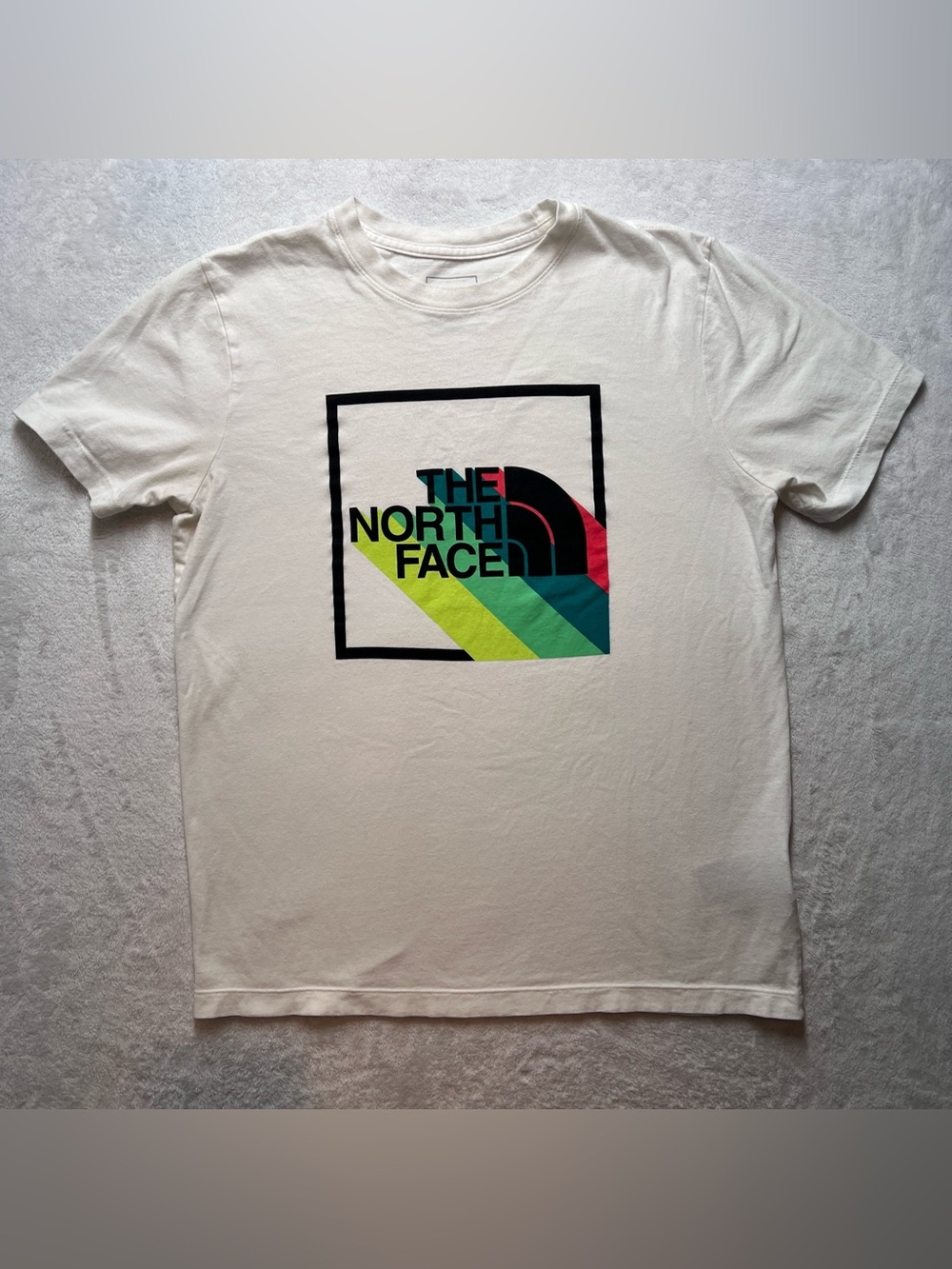 The North Face Women’s T Shirt Short Sleeve Graphic Small White
